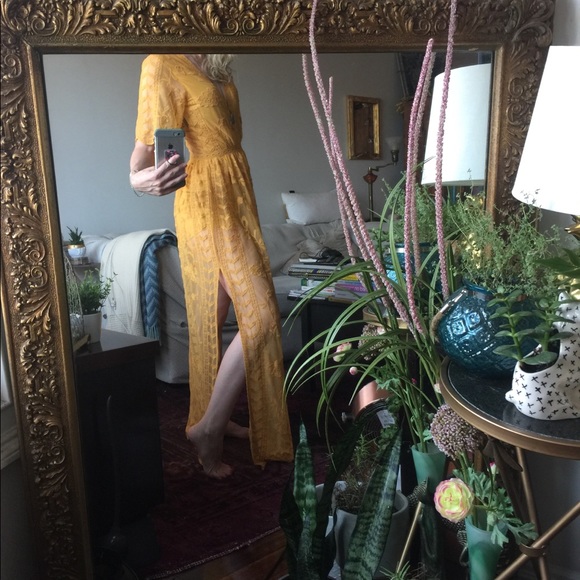 Gorg yellow lace caftan dress w/ attached shorts! - Picture 8 of 8